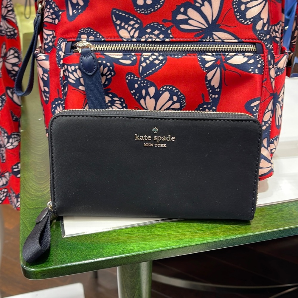 Kate Spade Chelsea Nylon Large Continental Wallet
Color: Black
NWT - Picture 1 of 16